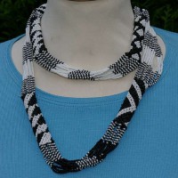 Perlenkette aus Südafrika, schwarz/weiß